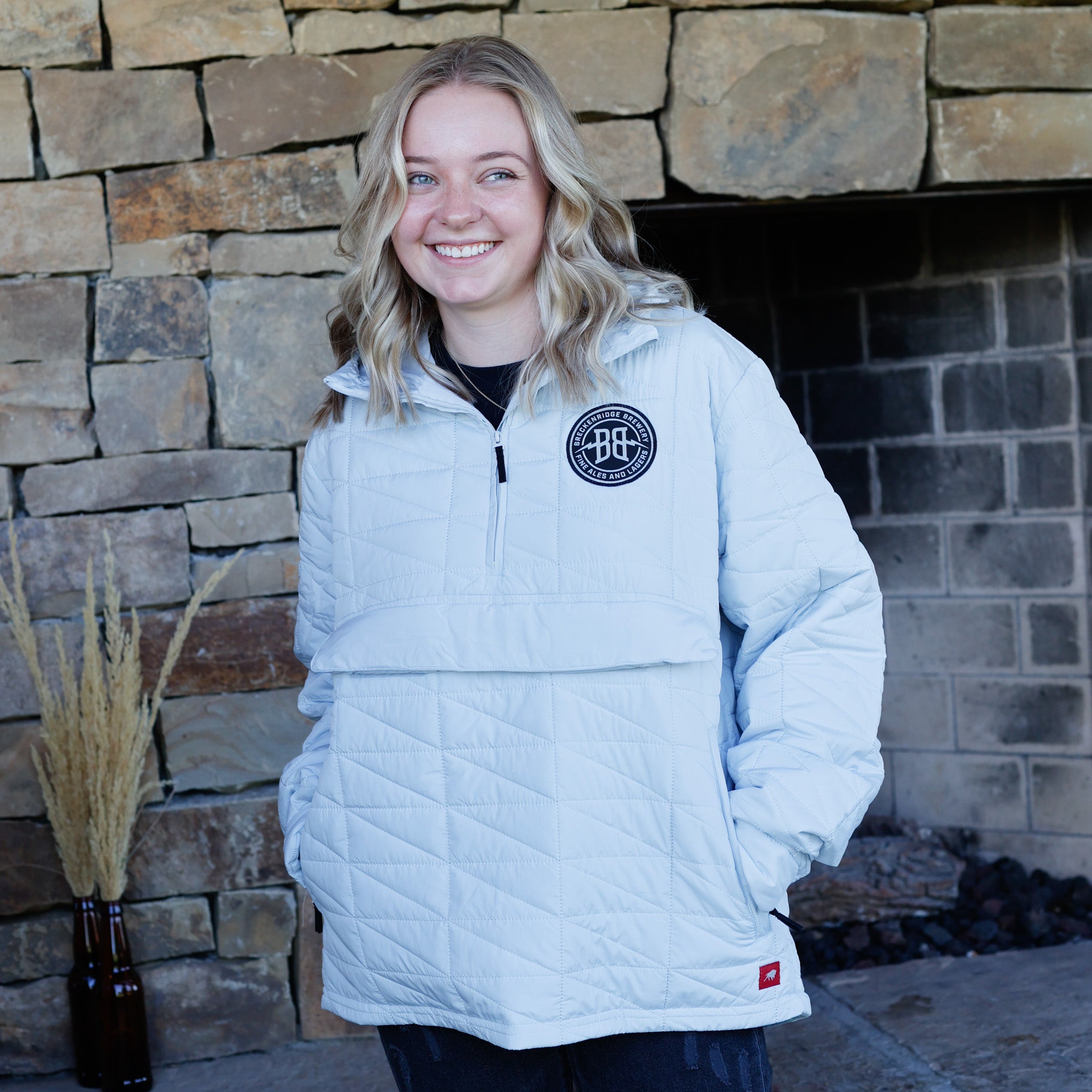 Load image into Gallery viewer, White Quilted Pullover