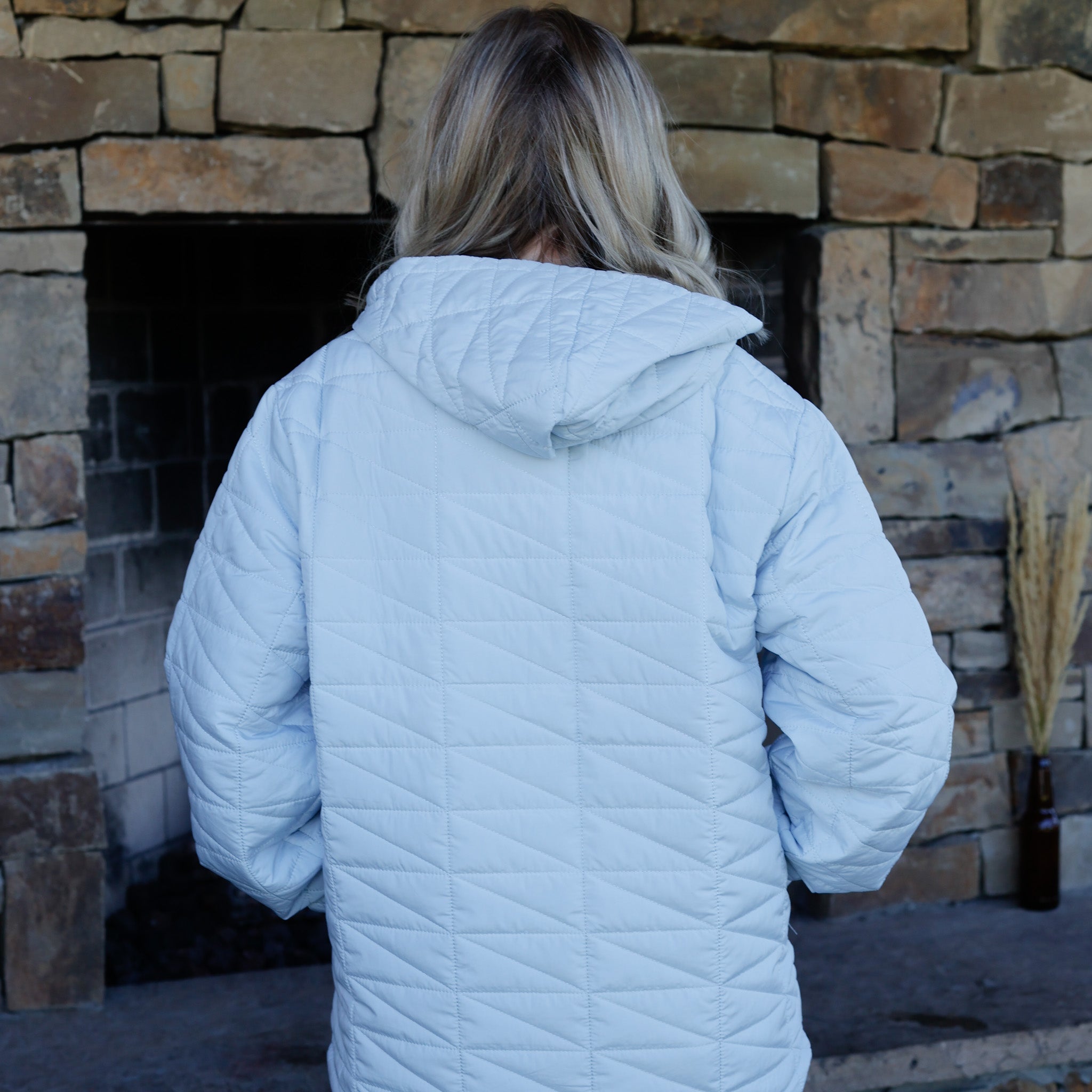 Load image into Gallery viewer, White Quilted Pullover